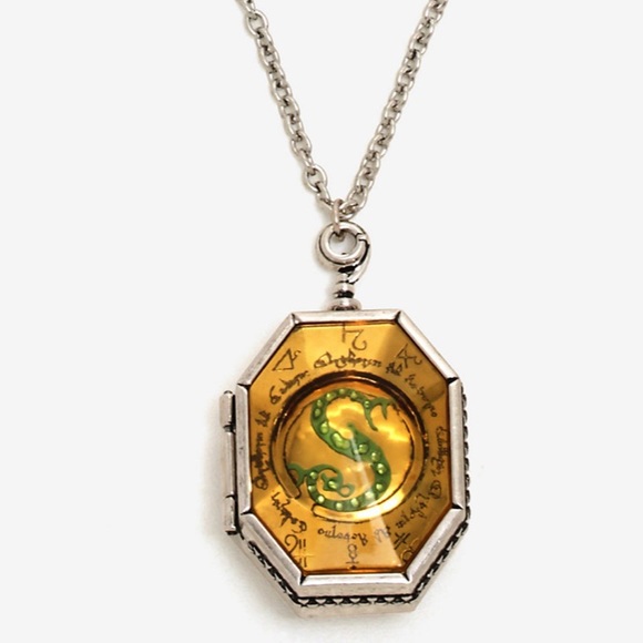 🐍Harry Potter Horcrux Slytherin Locket Necklace🐍 - Picture 2 of 8